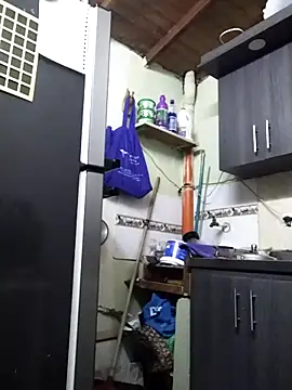 Snapshot of Monseratte21 chatting on September 23, 9:18 am Monseratte21 online show from September 23, 9:18 am