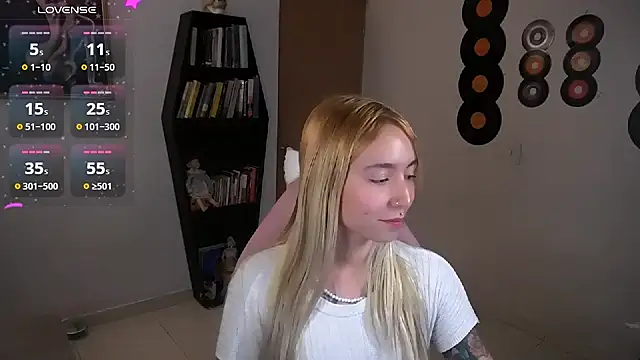 Saucy Jenn online show from September 18, 2:54 am