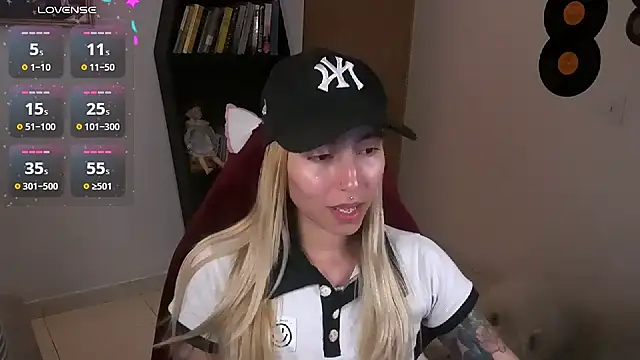 Saucy Jenn online show from September 27, 5:14 am