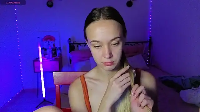 Snapshot of SexyCocobutt chatting on September 12, 8:23 am SexyCocobutt online show from September 12, 8:23 am