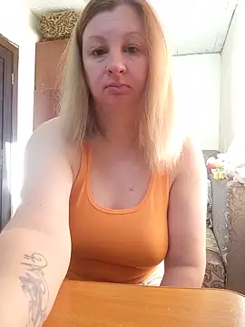 BustyBlond online show from June 12, 4:20 am