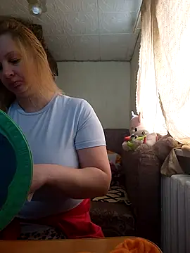 BustyBlond online show from April 28, 4:38 am