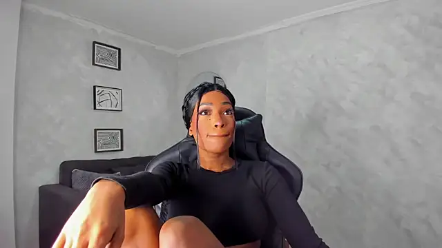 Emattaylor online show from March 13, 11:44 am