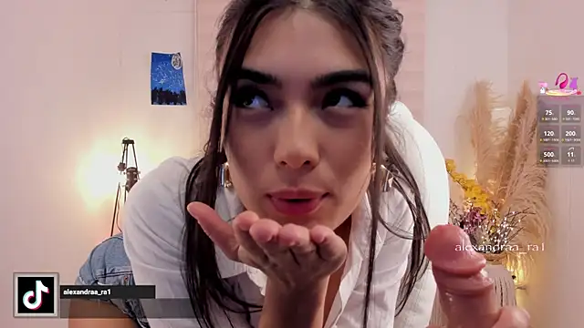 Alexandra ra online show from December 17, 11:53 pm