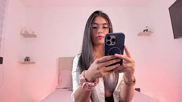 Alexandra ra online show from April 23, 1:35 am