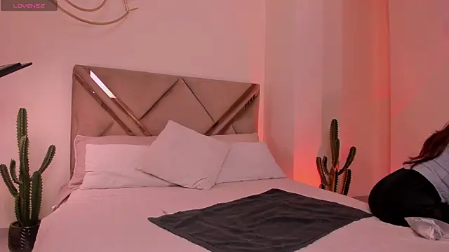 ErikaBenz  online show from March 18, 12:21 pm