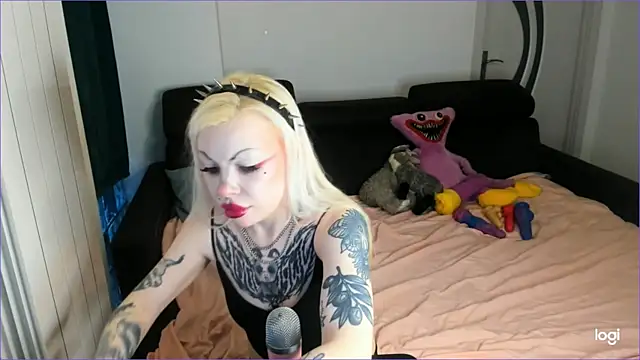 HelenGoat online show from November 3, 8:40 am