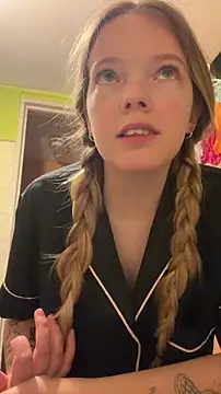 -veranito- online show from February 21, 3:07 am