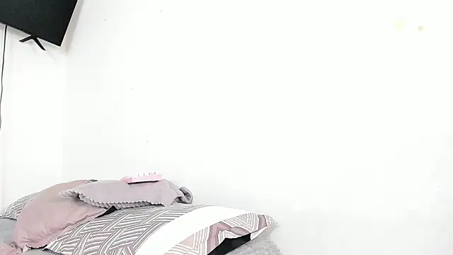 adila anich online show from September 28, 10:15 pm