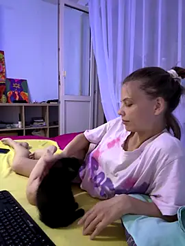 Snapshot of LeyaJohnson chatting on September 18, 3:54 pm LeyaJohnson online show from September 18, 3:54 pm