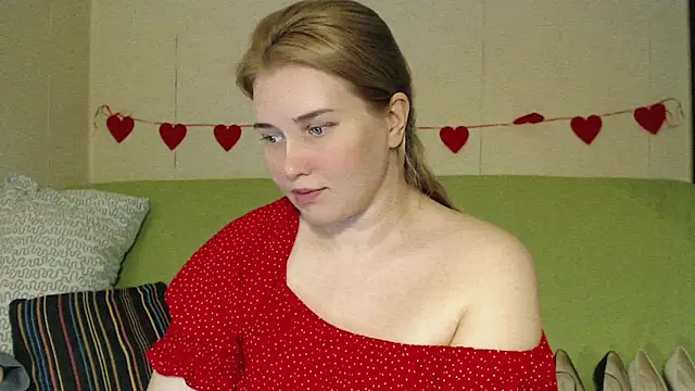 mmmPinUpGirl online show from May 2, 11:24 am