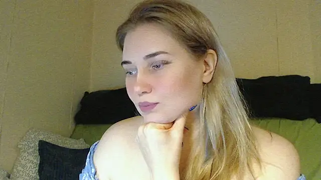 mmmPinUpGirl online show from January 10, 5:50 pm