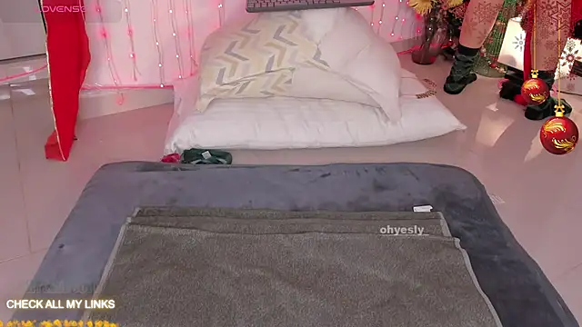 ohyesly  online show from December 22, 10:07 am