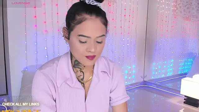 Snapshot of ohyesly_ chatting on September 23, 11:19 am ohyesly online show from September 23, 11:19 am