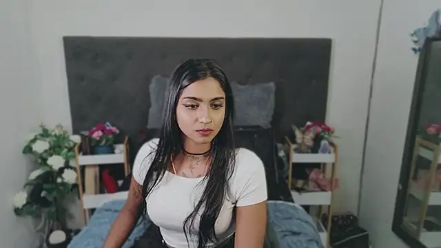 Delilah Blazee online show from July 13, 2:51 pm