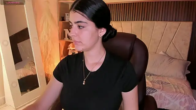  Niah  online show from December 3, 8:00 pm