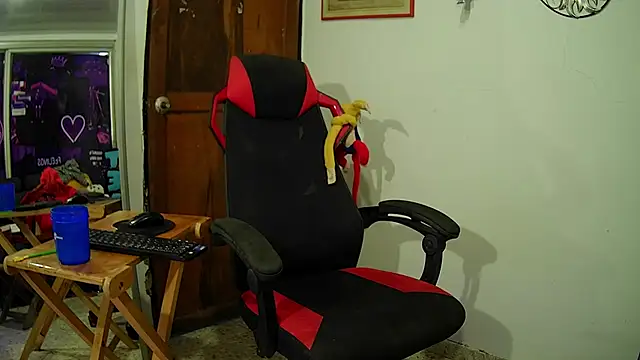 amandabakerx online show from February 11, 5:14 pm