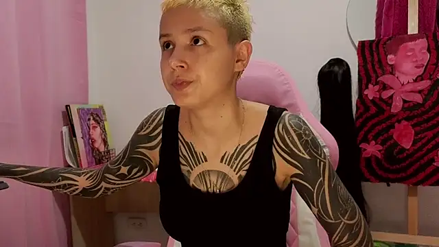 goddess vee  online show from May 3, 1:20 am