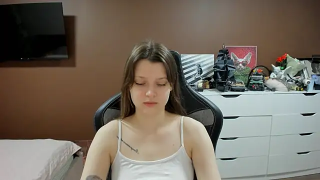 SoniNesti online show from April 30, 2:33 pm