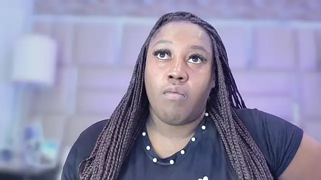 ShaniaBrownn online show from June 9, 7:35 pm