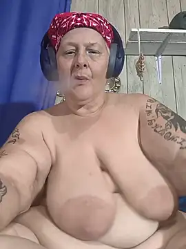 DavisDesires online show from August 5, 1:17 pm