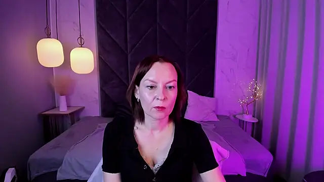 Snapshot of NikaGentle chatting on October 19, 5:31 am NikaGentle online show from October 19, 5:31 am