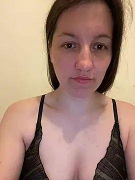 Nicole-Ray online show from May 1, 9:40 pm