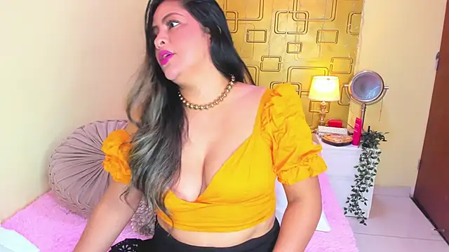 Julia Haye online show from May 3, 4:27 am