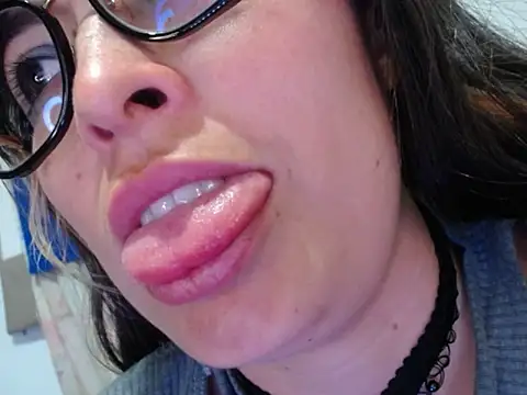 Alexandrasaenz online show from July 4, 11:33 pm