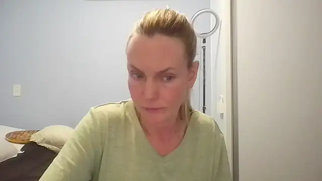 Annylove1 online show from June 15, 12:11 am