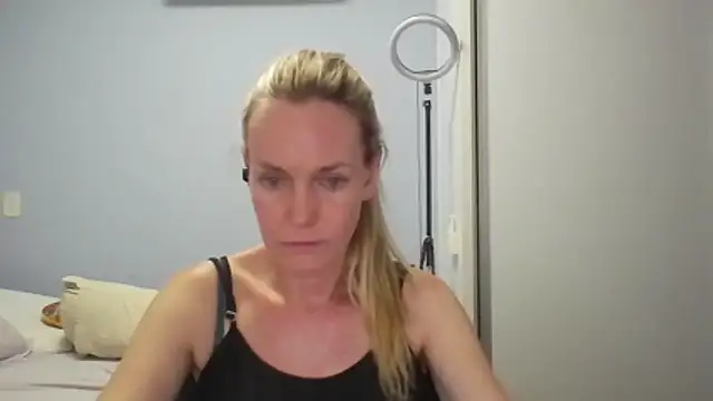 Annylove1 online show from January 12, 12:27 am