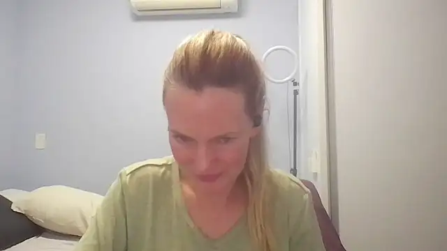 Annylove1 online show from August 3, 12:36 am