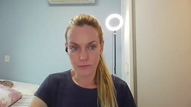Annylove1 online show from April 29, 7:41 pm