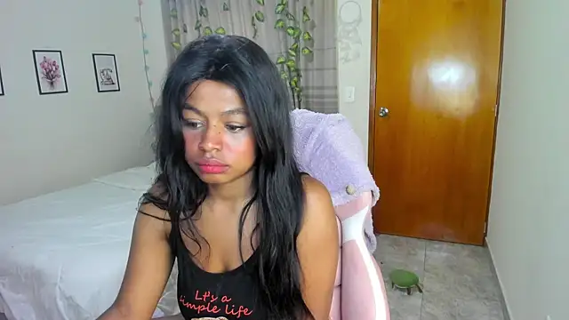 Snapshot of charlott7 chatting on September 15, 11:29 am charlott7 online show from September 15, 11:29 am