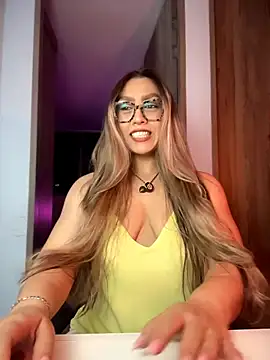 Im sophiie online show from June 11, 7:16 am