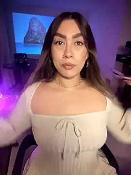 Im sophiie online show from July 17, 7:13 am