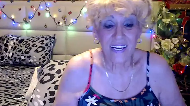 HappyWomanOn online show from November 11, 7:11 pm