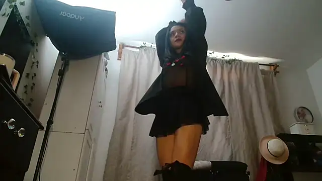 Dama Scarlata18 online show from November 28, 6:55 pm