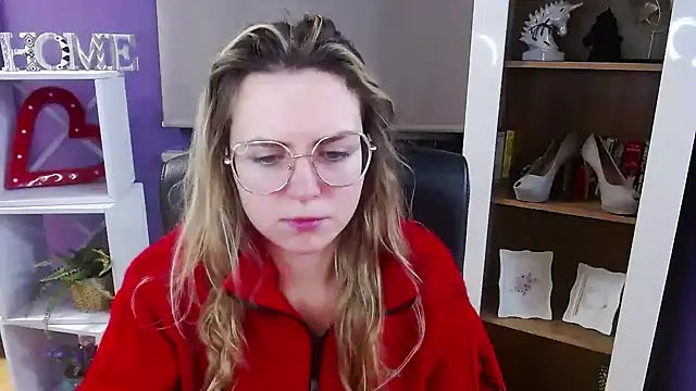 Zoey Erotic online show from January 19, 5:36 am