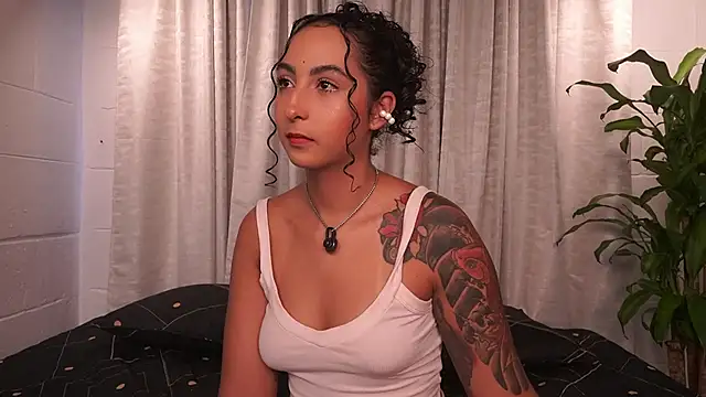 agatha collins  online show from July 31, 9:49 pm