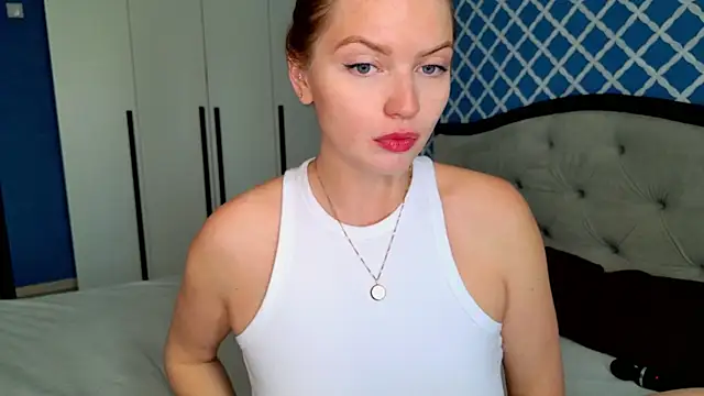 Busty Redhead online show from May 4, 9:13 am