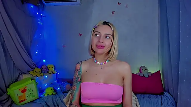 LickLizzy online show from April 28, 2:27 am