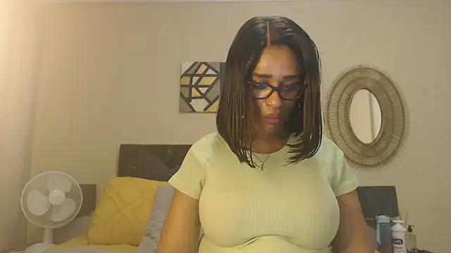 Creamyass22 online show from May 7, 4:00 pm