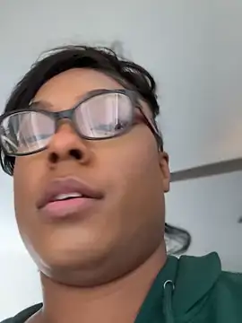 CandyLuxxxx online show from June 21, 9:19 pm