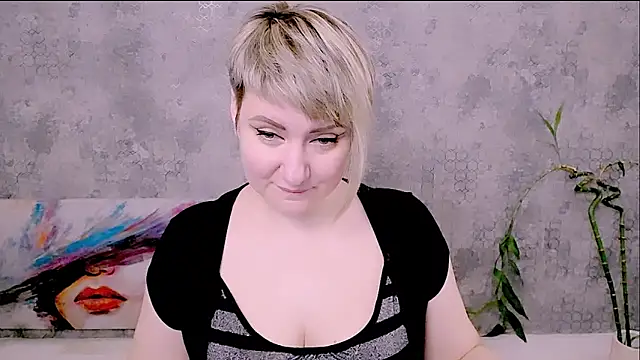 Djullia online show from December 4, 6:48 am