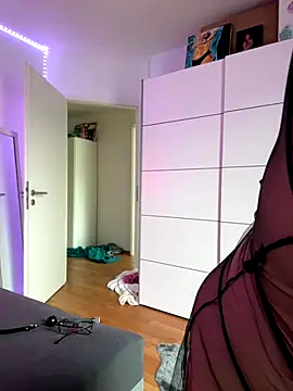 AnjaAmelia online show from October 13, 8:06 am