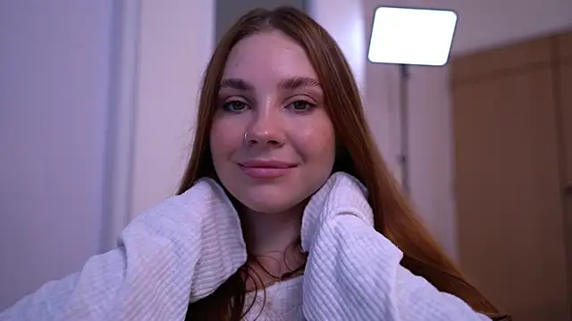 Cute Foxyxh online show from June 11, 3:47 am