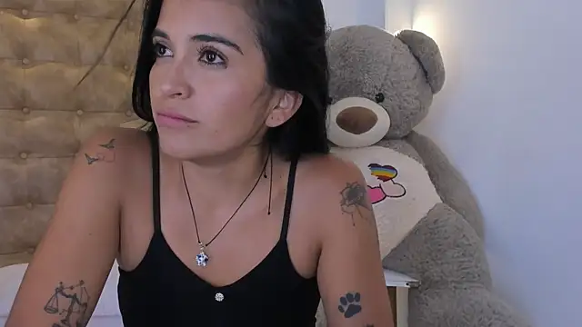 violet giraldo online show from July 14, 7:29 pm