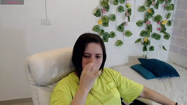Snapshot of tania_sweet__ chatting on October 6, 4:01 pm tania sweet online show from October 6, 4:01 pm