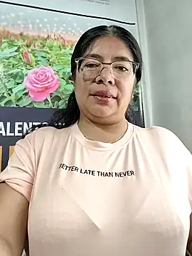   valentina18 online show from May 4, 12:42 pm
